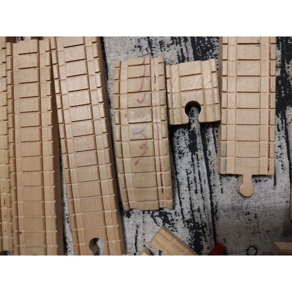 Wooden Train Track Lot Of 18 Bridge And Switch Piece READ - Picture 2 of 4